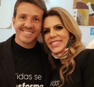 Juninho-Paulista-e-Sua-Irma-Gislene-Giroldo-Reproducao1-e1642776016389