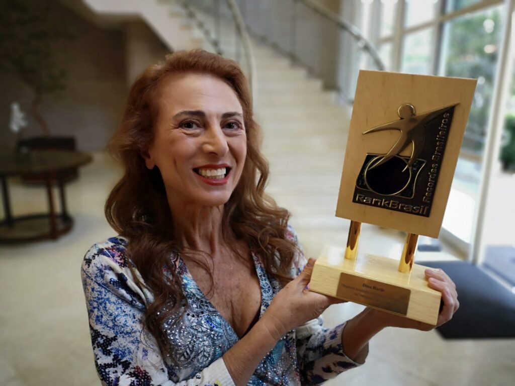 Rank Brasil para Dina Barile, Primeira e única Mulher Brasileira a ir para a ESTRATOSFERA