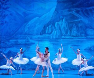 BALLET CLÁSSICO DE SÃO PETERSBURGO - O LAGO DOS CISNES