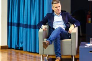 Como se destacar no mercado de trabalho é tema de palestra na ExpoProfissões Mentor individual em oratória e media training, Marcos Pereira, fala no dia 4 de outubro