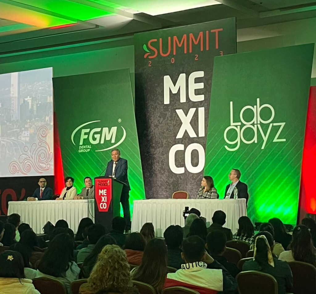 FGM participa de conferência sobre inovação na odontologia, no México