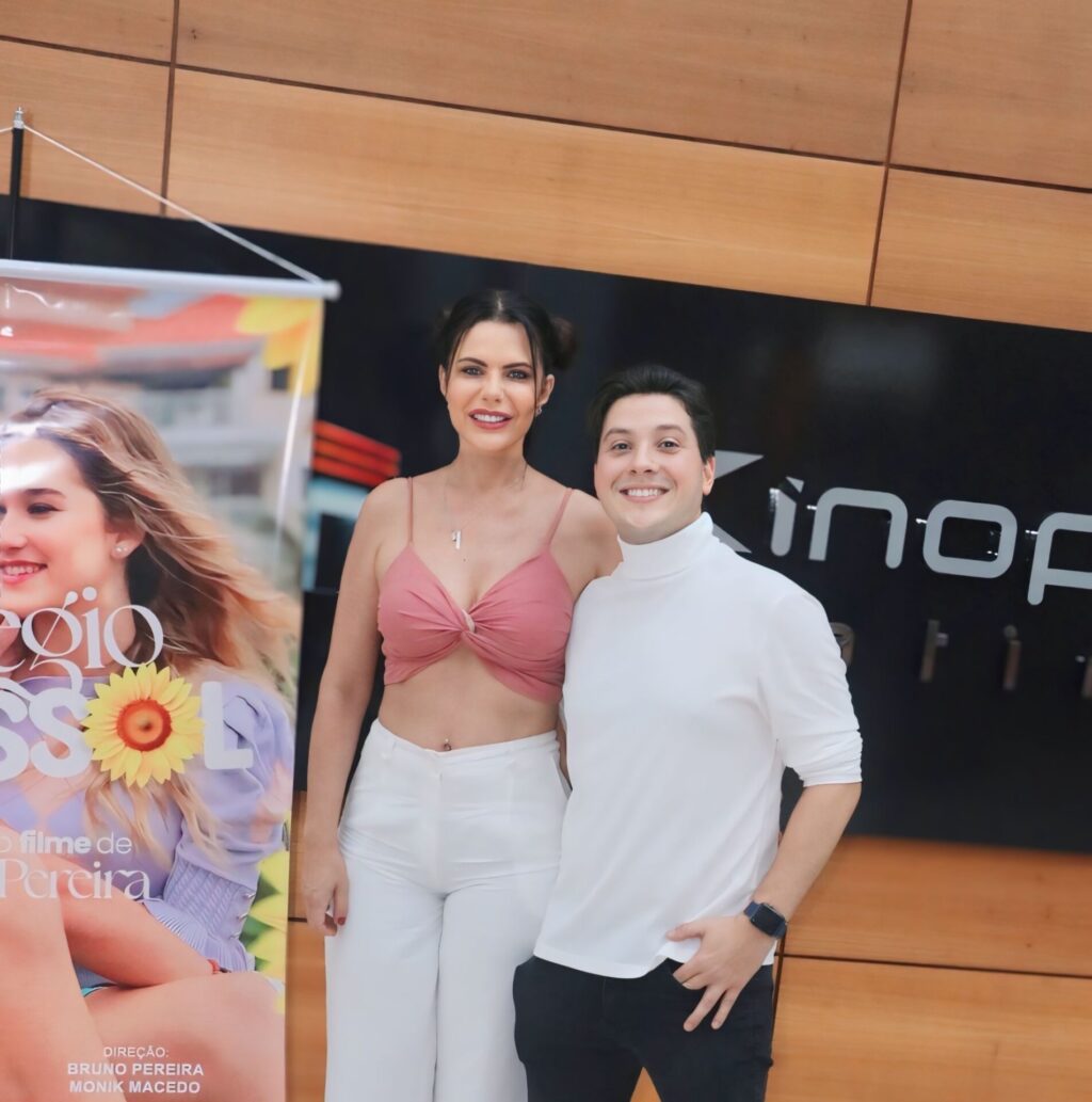 ATRIZ ANNA FLÁVIA CAMARGA E O DIRETOR BRUNO PEREIRAIMG_8211