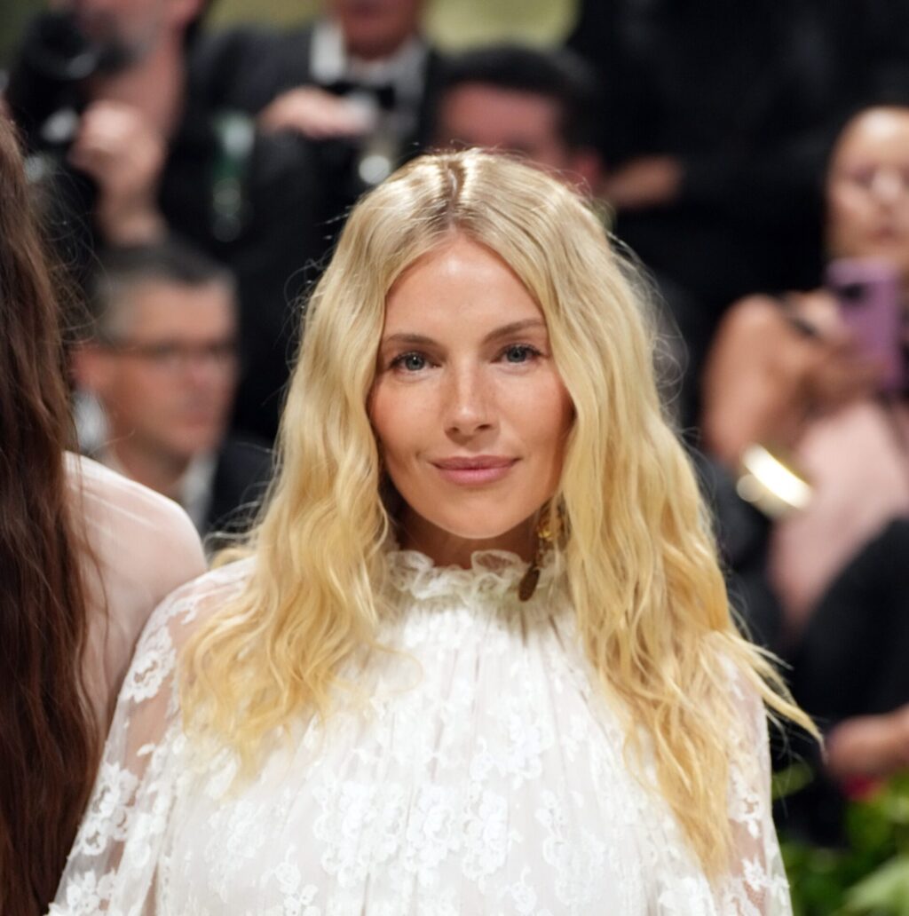 SIENNA MILLER WEARS CHLOE