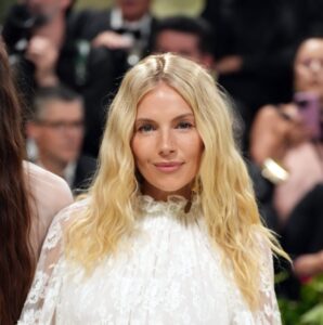 SIENNA MILLER WEARS CHLOE