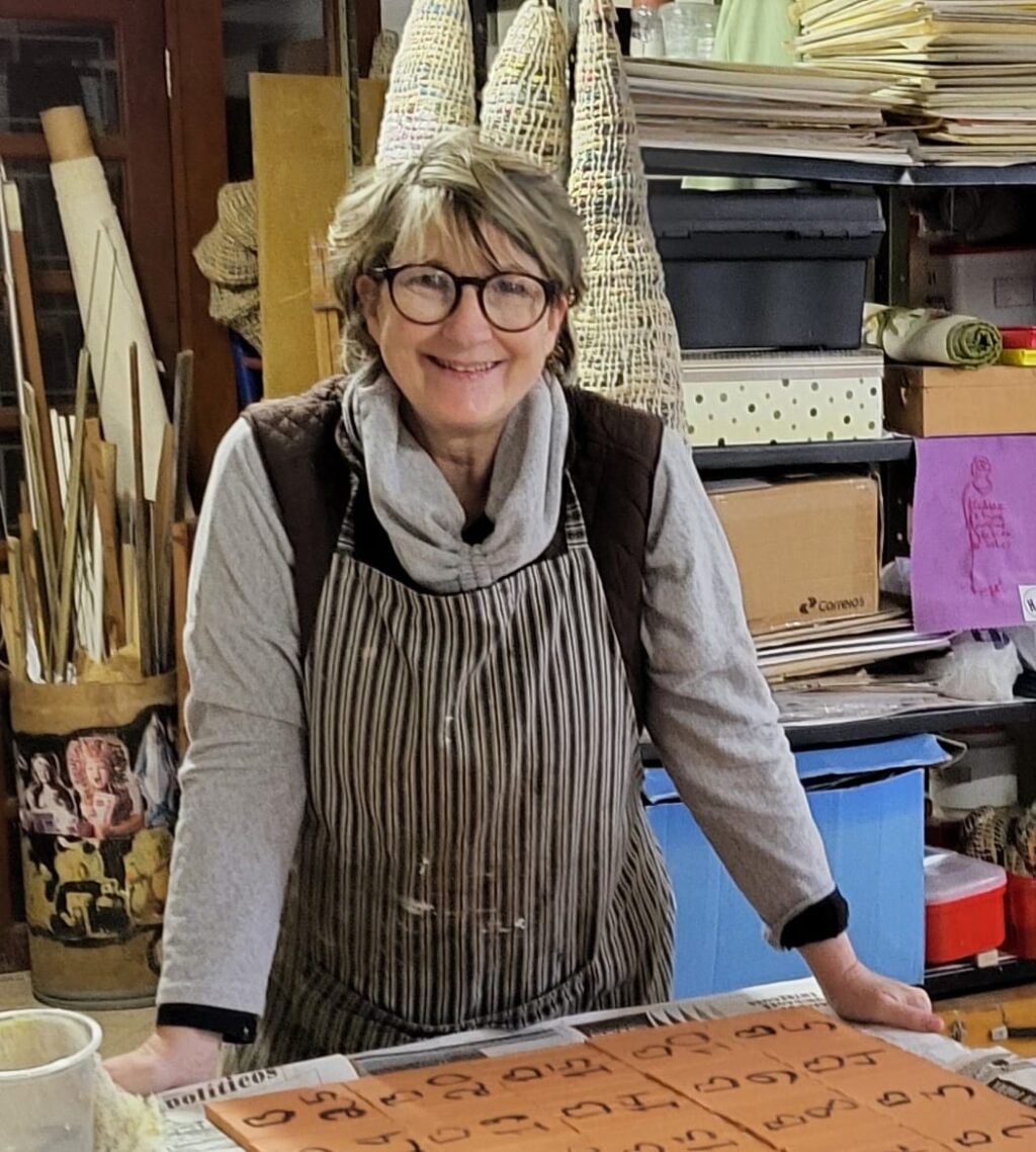 Artista visual Marta Berger explora universo feminino e transformações da vida em exposição que abre neste sábado em Florianópolis