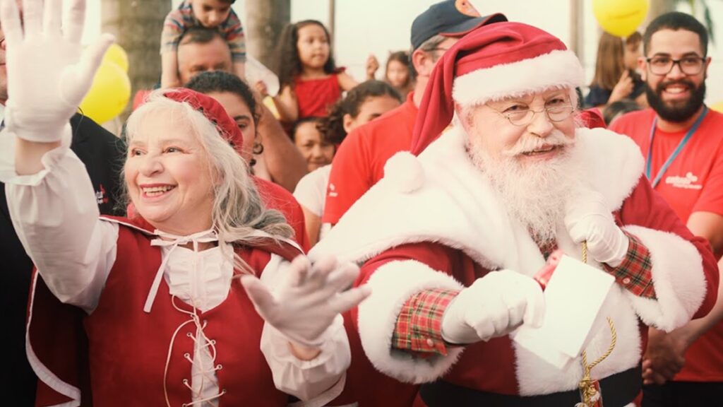 Papai Noel chega ao Catuaí com iluminação, decoração temática e espetáculo musical