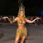 Musa Fitness Isis Camargo faz da chuva um manifesto de amor ao carnaval no 1º ensaio técnico do Tucuruvi