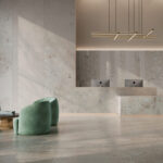 Roca Cerámica apresenta coleção 2026 inspirada no bem-estar, na estética natural e na sofisticação dos pequenos e Superformatos