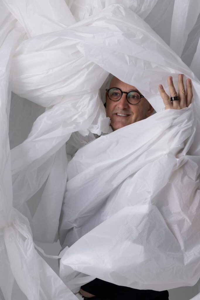 Márcio Paloschi estreia instalação artística no Museu Weg de Ciência, em Jaraguá do Sul