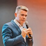 Palestra provoca líderes a repensarem: Dom da palavra é talento?