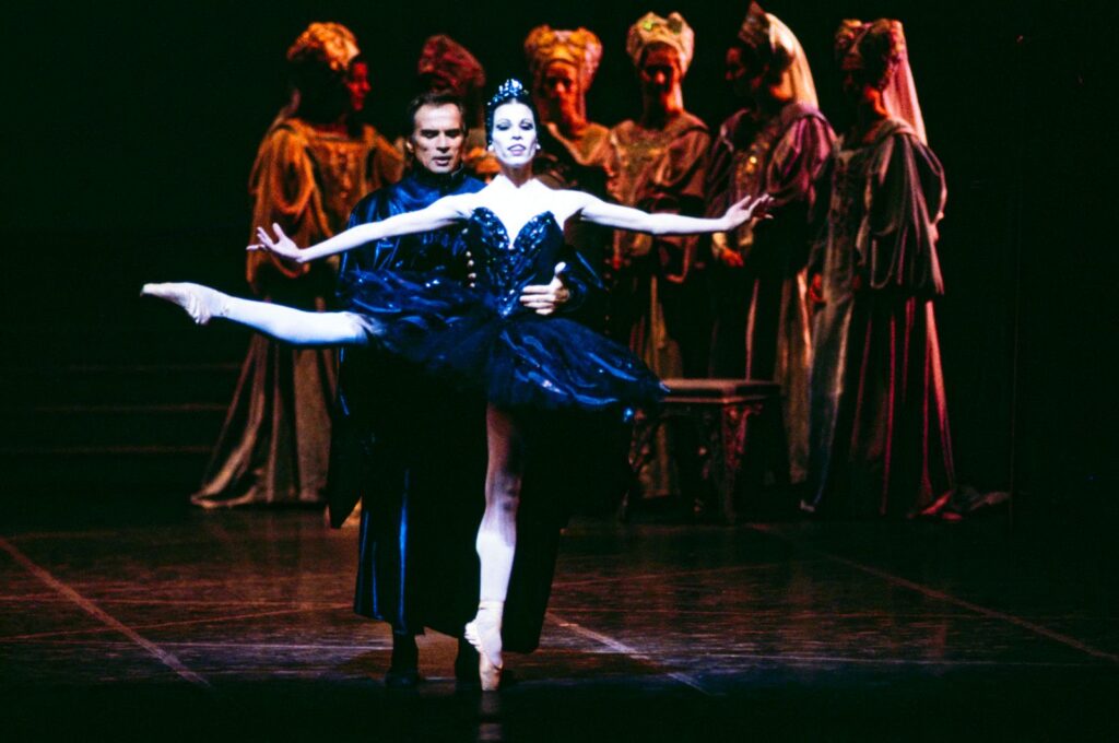 Nureyev, maior bailarino do século 20, ganha exposição internacional inédita em Joinville