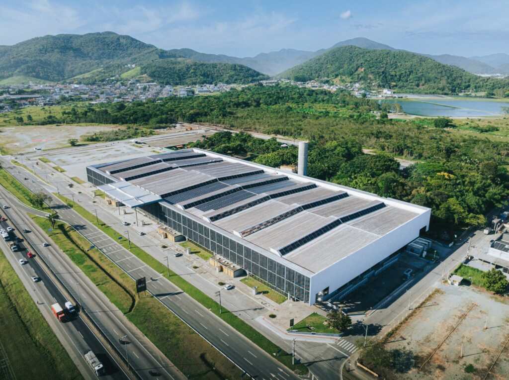 Expocentro de Balneário Camboriú é o primeiro equipamento turístico a adotar nova marca turística de Balneário Camboriú